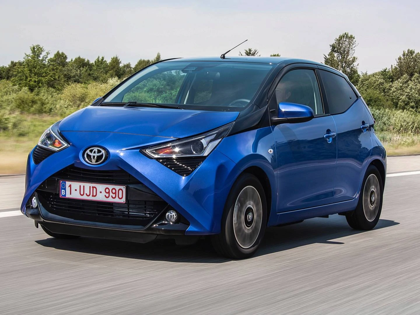 Lá Côn Toyota Aygo OEM MBD118U