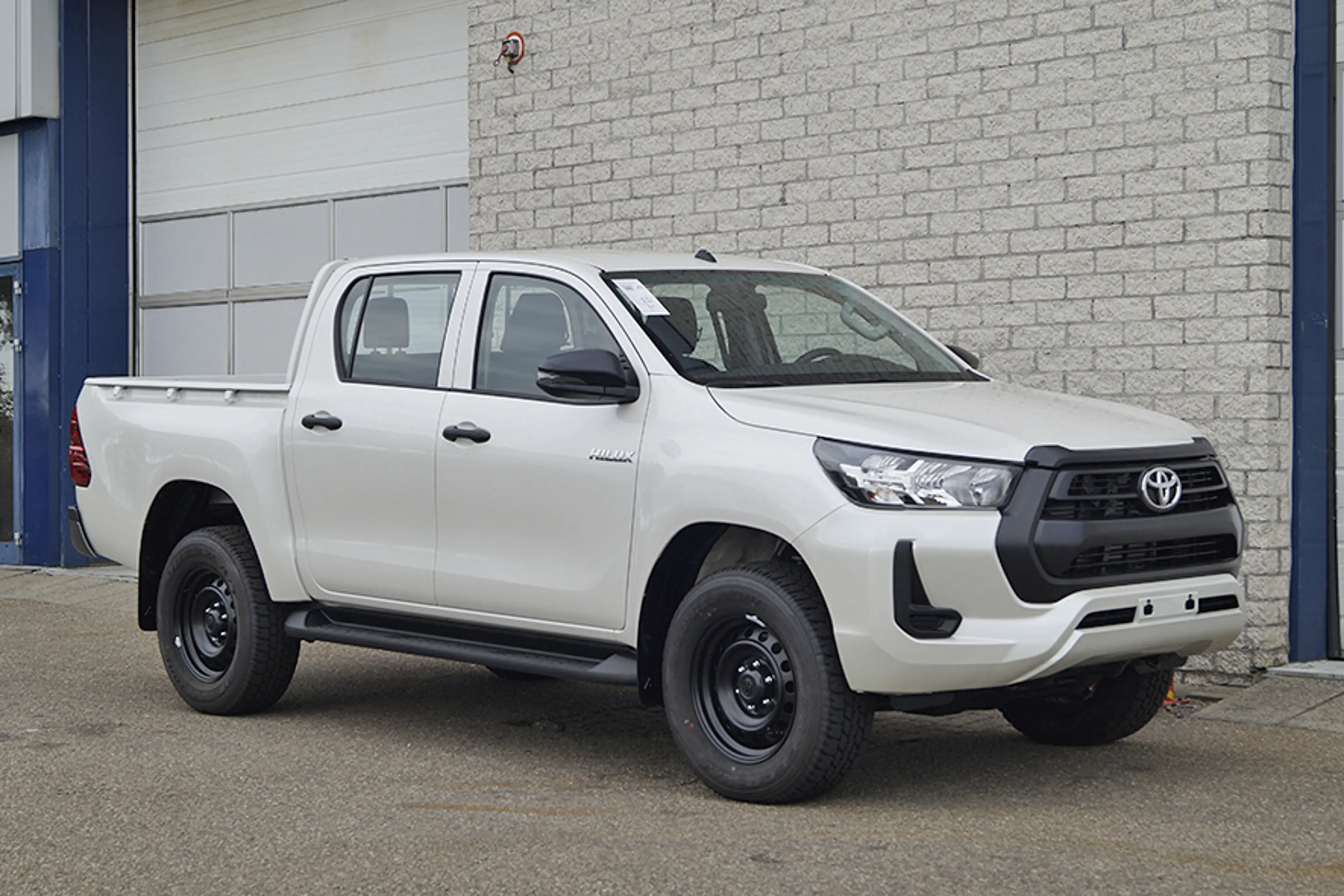 Bi May Ơ Sau Không Liền Cụm Toyota Hilux OEM ZA42KWD10U42CA