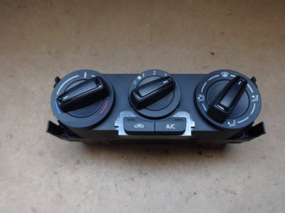 Cụm Điều Khiển Điều Hòa Volkswagen polo Mã phụ tùng 6rf820045e