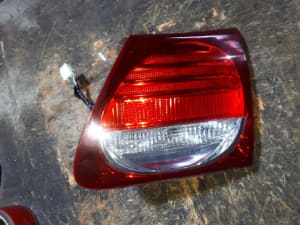 Đèn Hậu Miếng Ngoài Trái Lexus IS Mã phụ tùng 8156153171