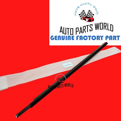 Két Nước Mt Lexus LX 470 OEM 75711-PA36