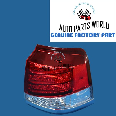 Đèn Hậu Miếng Ngoài Xin An Trắng - R (Led) Lexus LX 570 Mã phụ tùng 8155160A70