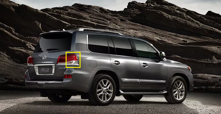Đèn Hậu Miếng Ngoài Xin An Trắng - R (Led) Lexus LX 570 Mã phụ tùng 8155160A70