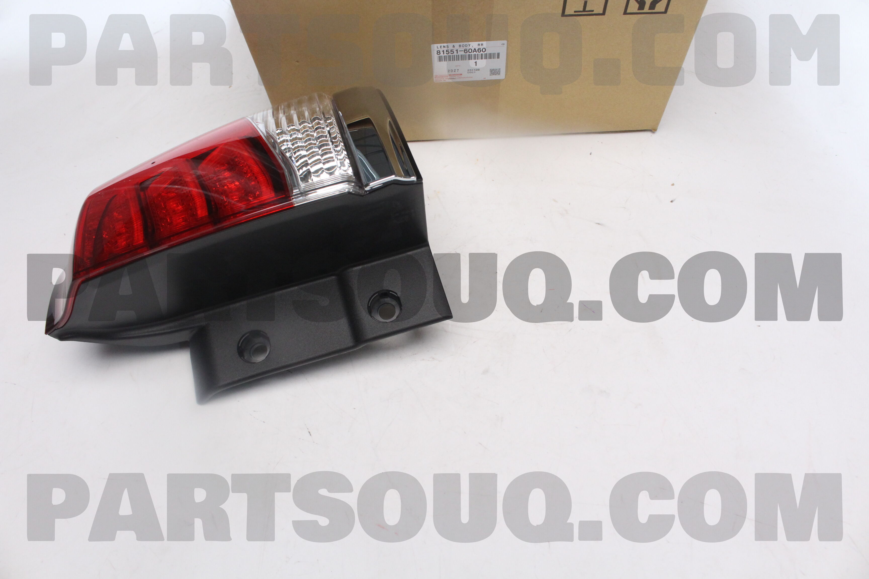 Đèn Hậu Miếng Ngoài Phải Xin An Trắng Có Led Lexus LX 570 OEM 8155160A60