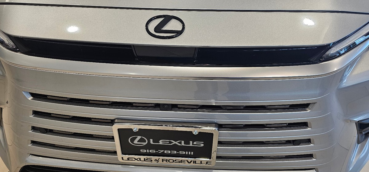 Két Nước Làm Mát Động Cơ Lexus LX 570 OEM 75583