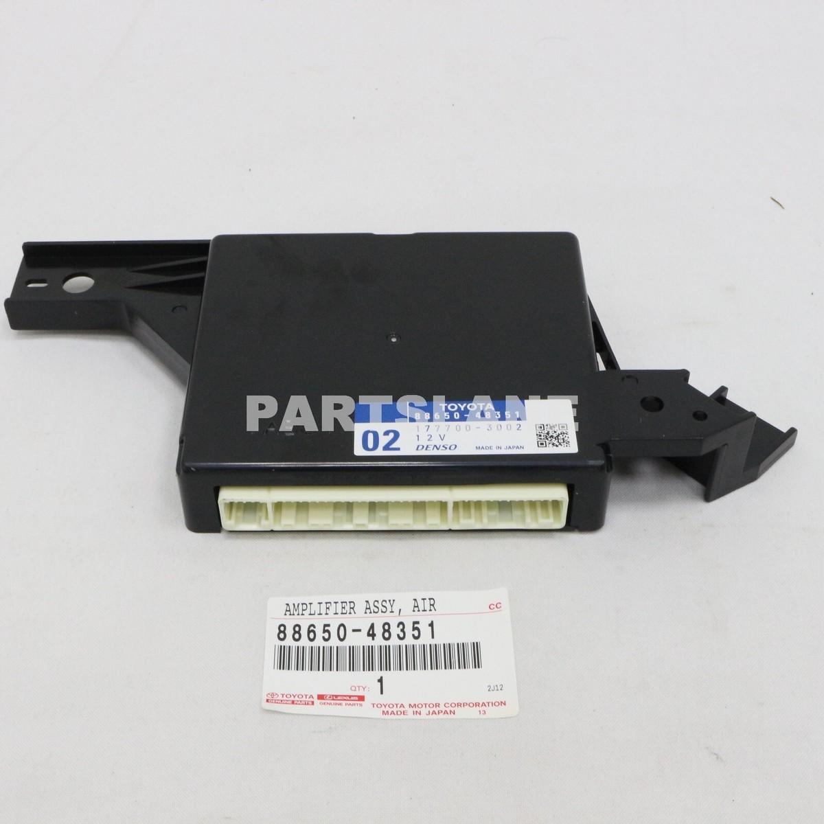 Cảm Biến Nhiệt Độ Giàn Lạnh Lexus RX 300/ 330/ 350 Mã phụ tùng 8862548050