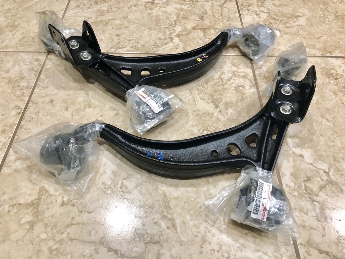 Rotuyn Lái Trong Lexus RX 350h / RX 450h OEM SRT390