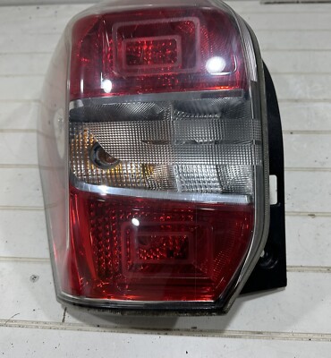 Đèn Hậu Trái Subaru Forester Mã phụ tùng 84201sg050