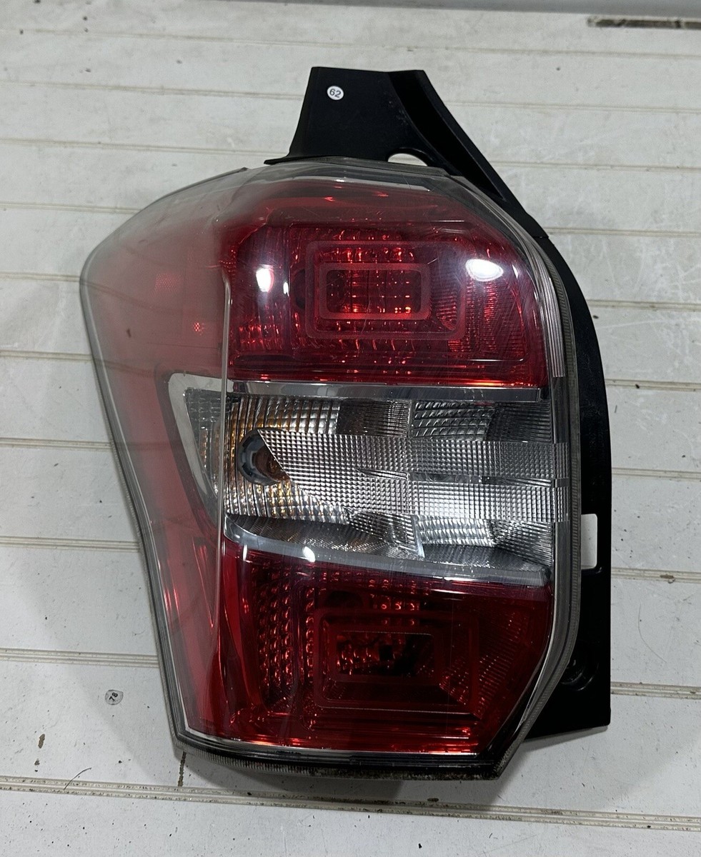 Đèn Hậu Trái Subaru Forester Mã phụ tùng 84201sg050