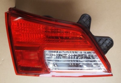 Đèn Hậu Miếng Trong Bên Trái Trái Subaru outback Mã phụ tùng 84912AJ07A