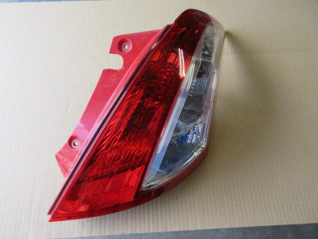 Đèn Hậu Phải Suzuki Swift Mã phụ tùng 3565071L00