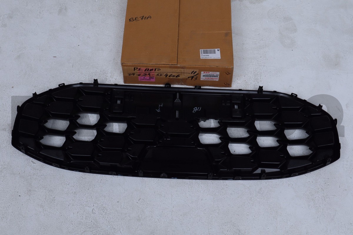 Mặt Ca Lăng - Không Logo Suzuki Ertiga Mã phụ tùng 71741B77M00N5PK