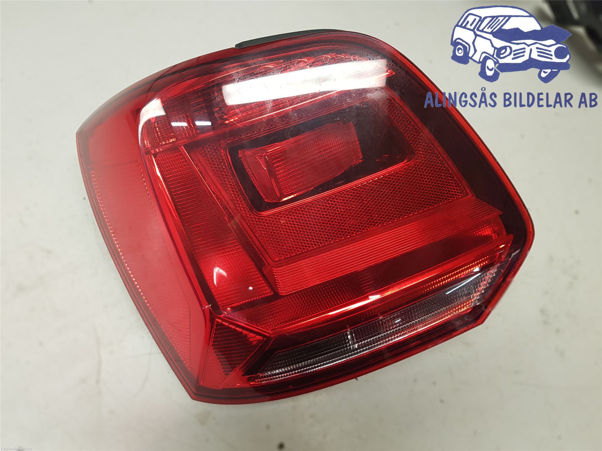 Đèn Hậu Trái Bản Hatback Volkswagen polo Mã phụ tùng 6C0945111