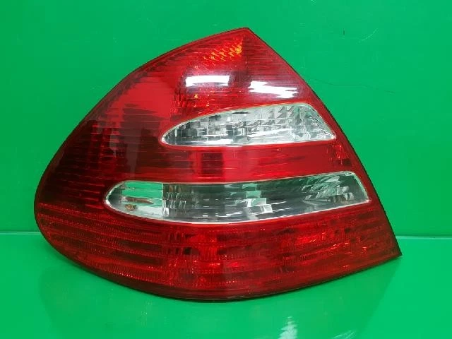 Vỏ Đèn Hậu - L Mercedes-Benz E OEM A2118200364-TW