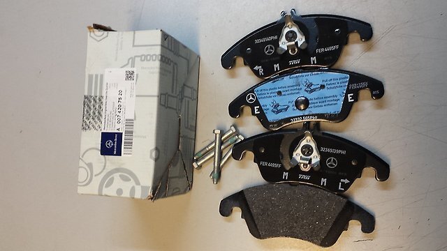 Má Phanh Trước Mercedes-Benz E Mã phụ tùng A0074207520