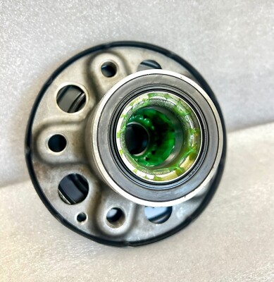 Cụm Bi May Ơ Trước/ May Ơ Liền Bi Mercedes-Benz C Mã phụ tùng A2043300625