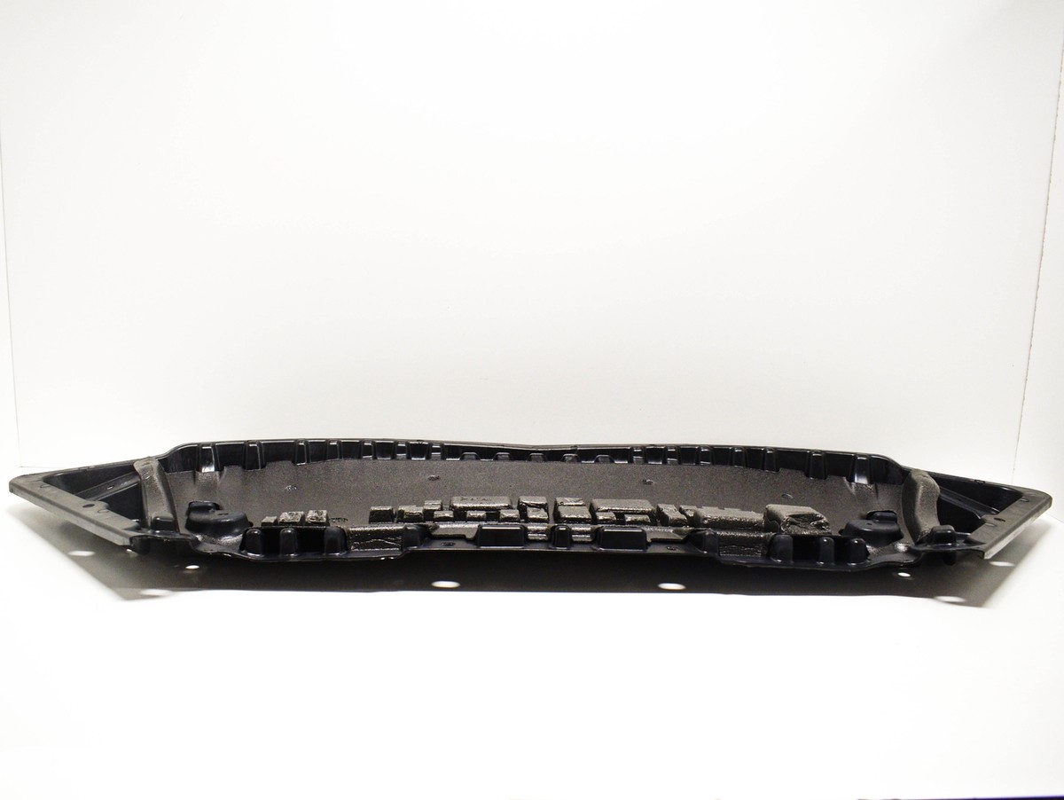 Chắn Bùn Gầm Máy Khoang Động Cơ Mercedes-Benz C Mã phụ tùng A2045200723