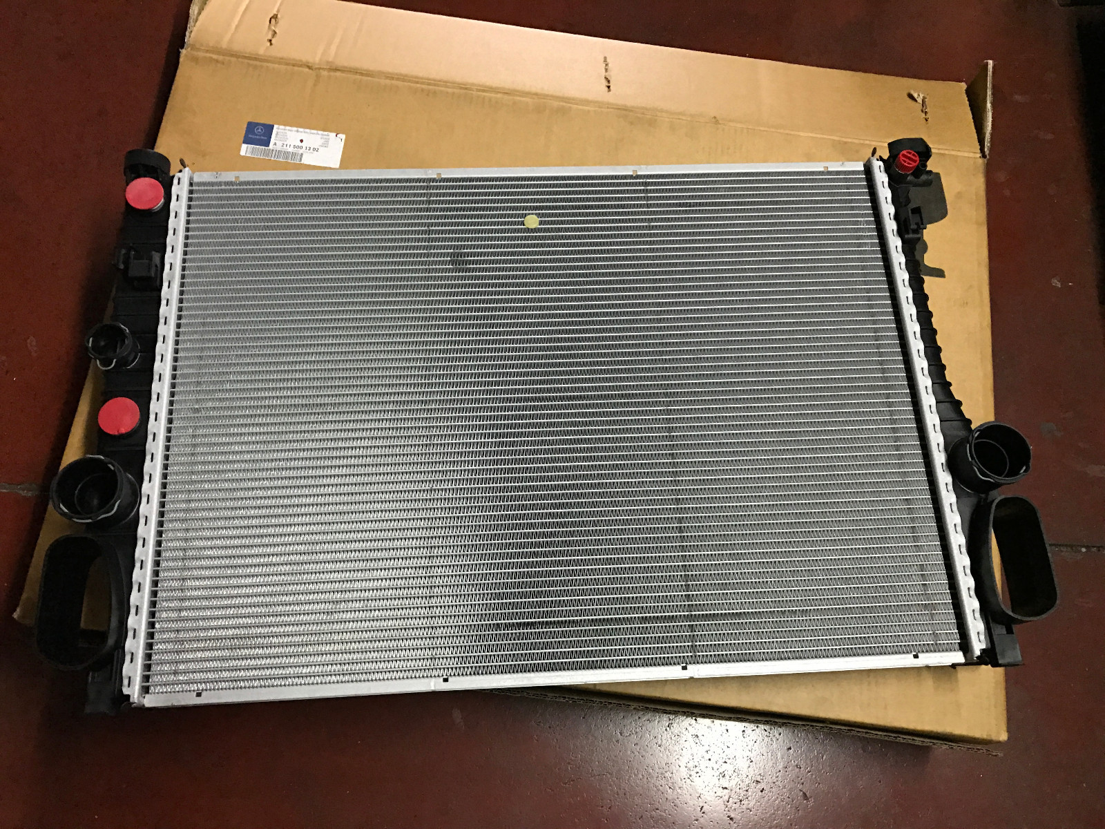 Két Nước At Mercedes-Benz E Mã phụ tùng A2115001302