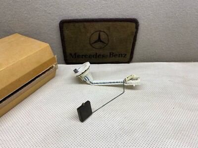 Cảm Biến Báo Xăng Mercedes-Benz E Mã phụ tùng A2105424017