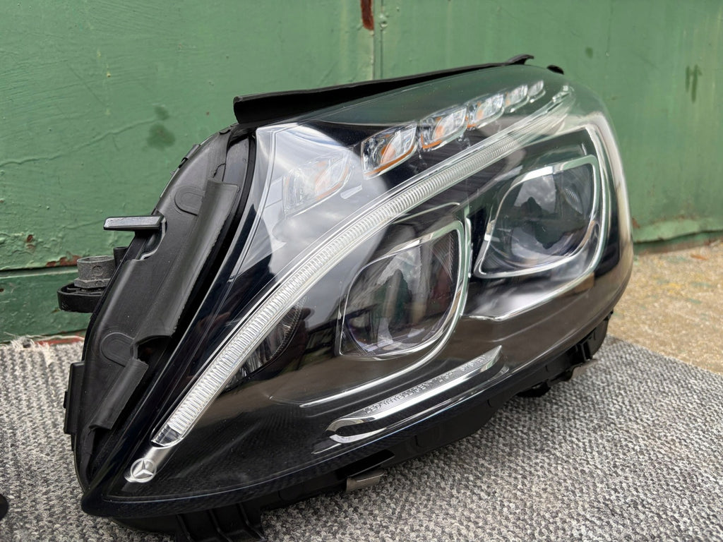 Đèn Pha Trái Mercedes-Benz C Mã phụ tùng A2059068701