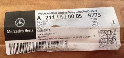 Lưới Trên Ca Pô Mercedes-Benz E Mã phụ tùng A2118800005