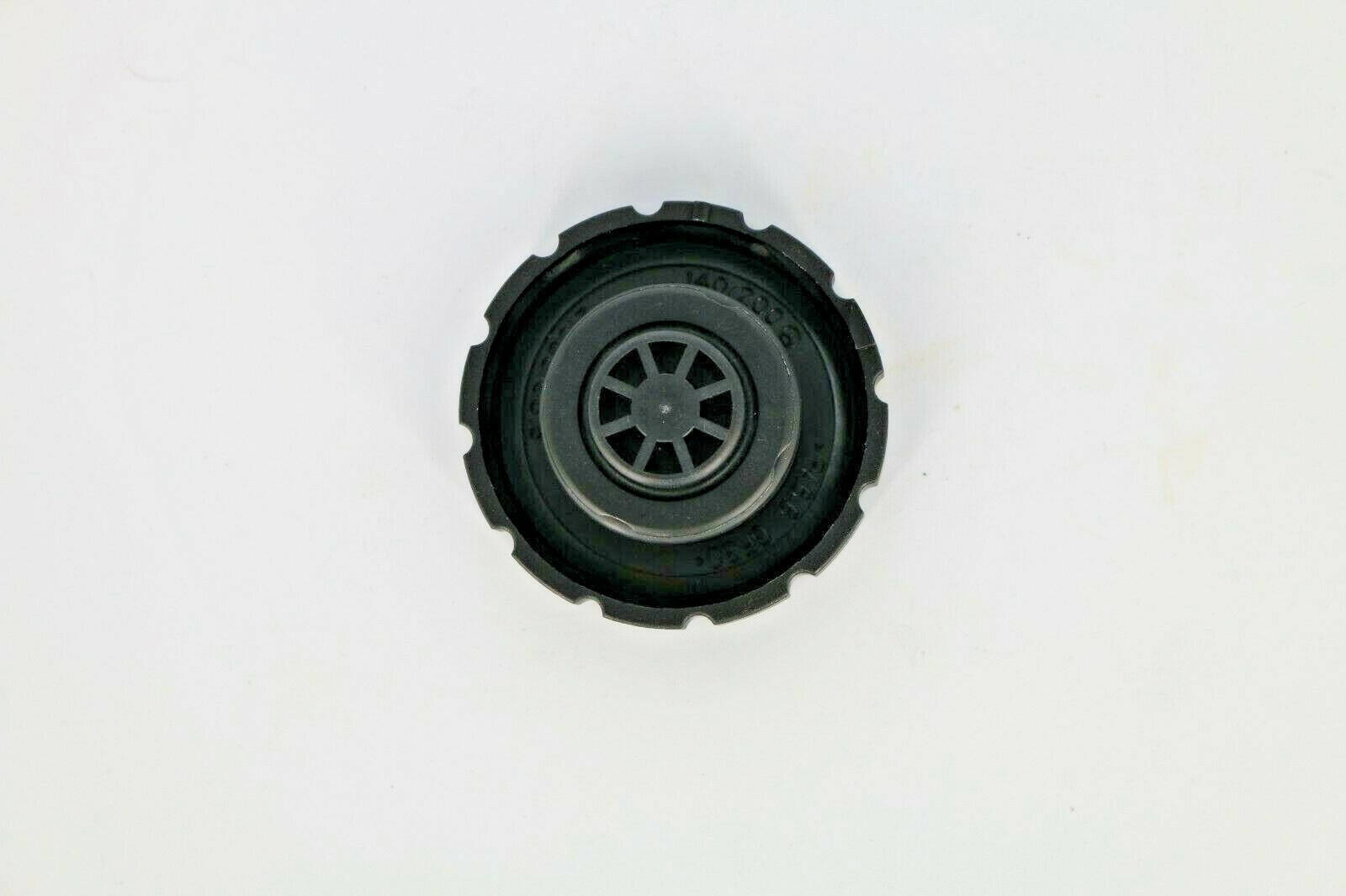 Nắp Bình Nước Phụ Mercedes-Benz C OEM A2105010615-OE