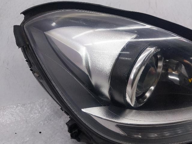 Đèn Pha Phải Mercedes-Benz C Mã phụ tùng a2048204439