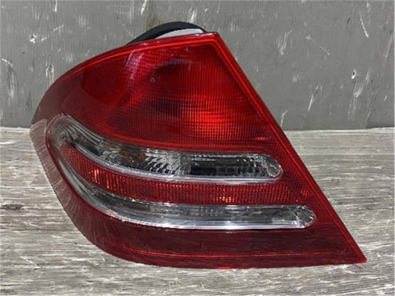 Đèn Hậu Trái Mercedes-Benz C Mã phụ tùng A2038200164