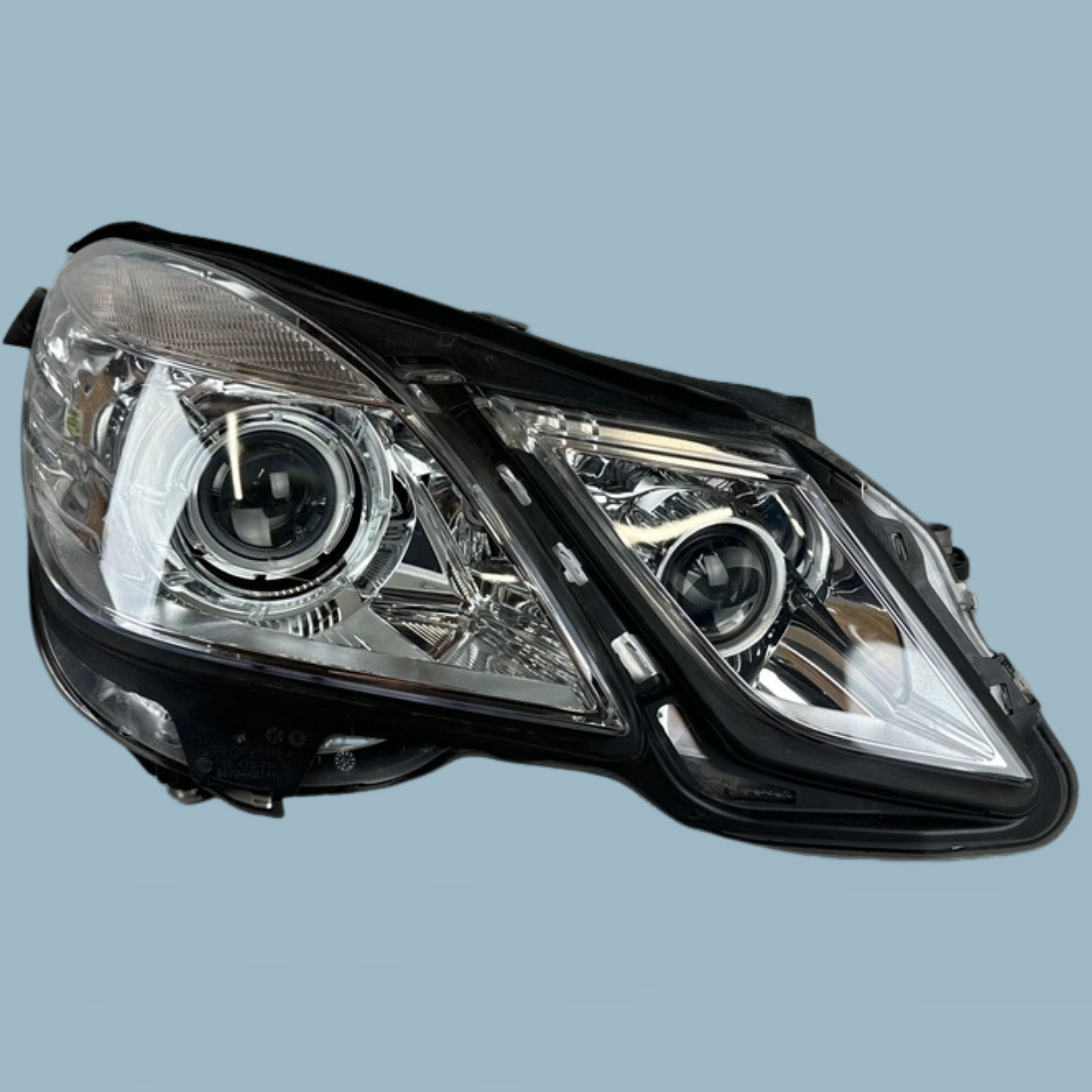 Đèn Pha Phải Mercedes-Benz E Mã phụ tùng A2128201039