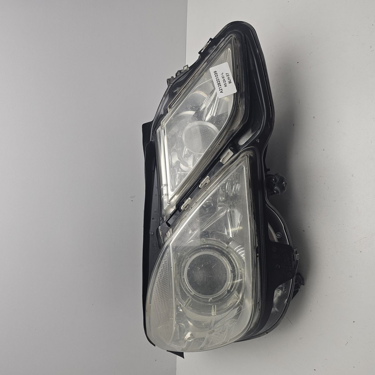 Đèn Pha Phải Mercedes-Benz E Mã phụ tùng A2128201039