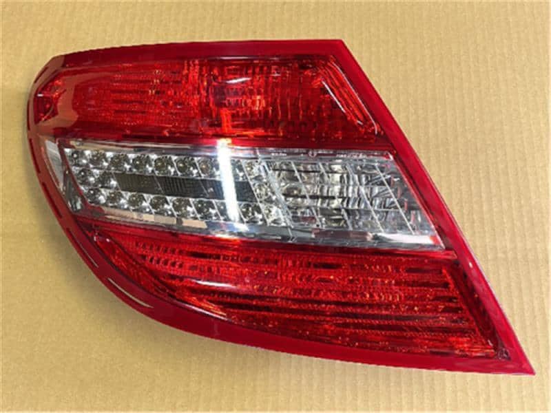 Đèn Hậu Phải Mercedes-Benz C Mã phụ tùng A2049068702