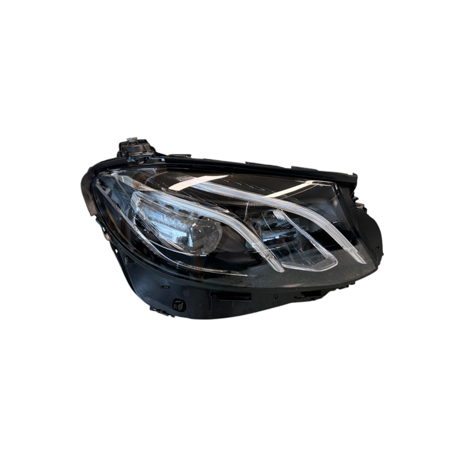 Đèn Pha Phải Mercedes-Benz E Mã phụ tùng A2139066601