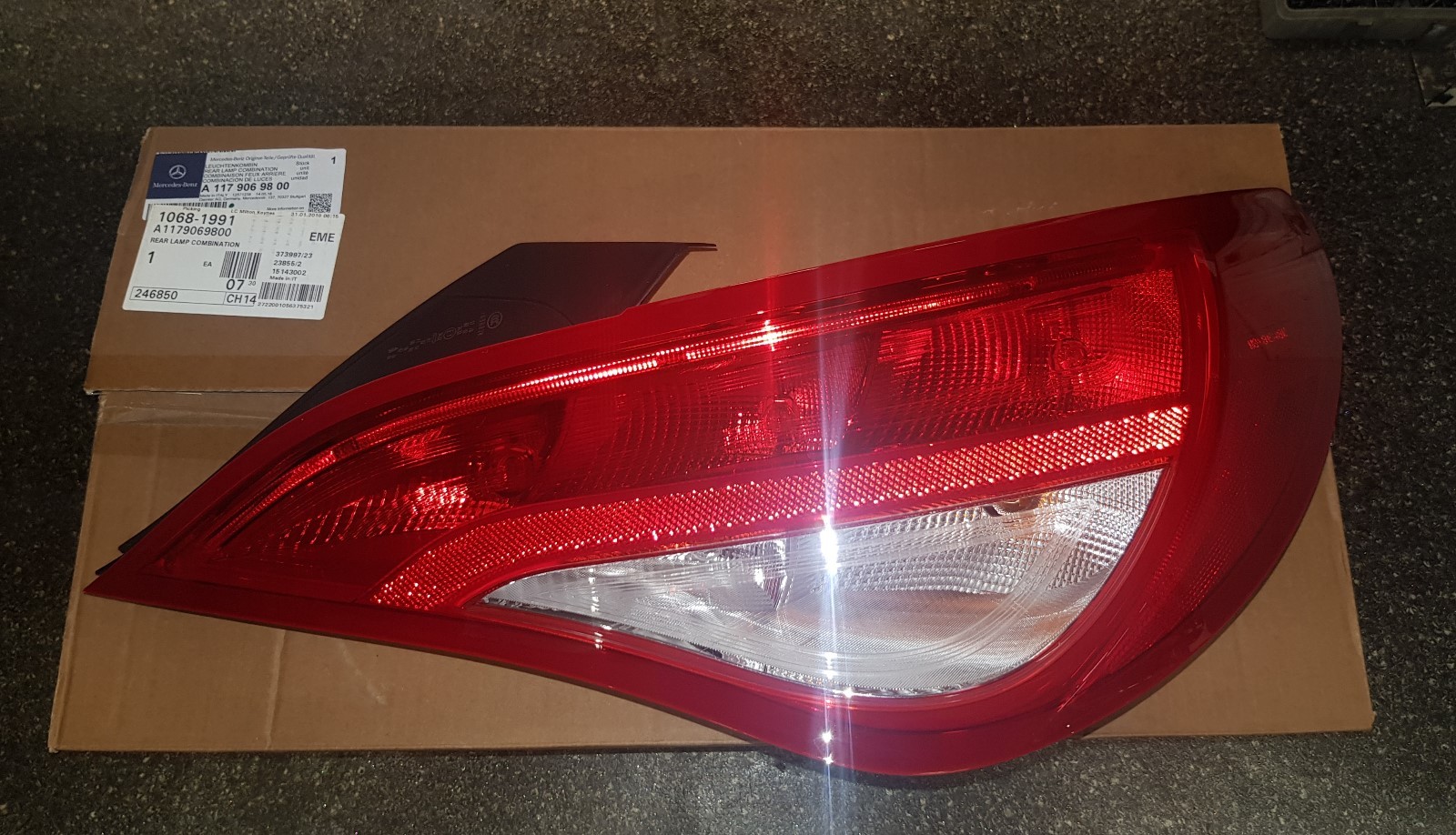Đèn Hậu Phải Mercedes-Benz CLA Mã phụ tùng A1179069800