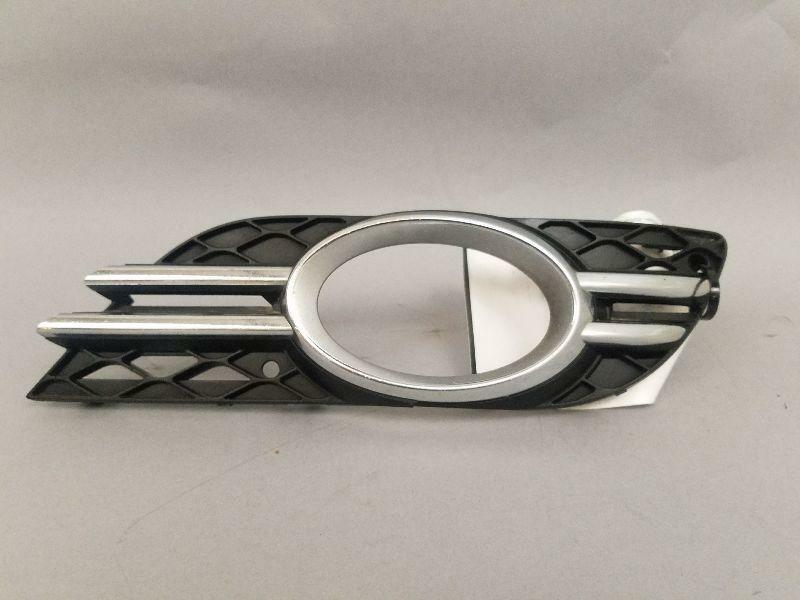 Ốp Đèn Gầm Trái Mercedes-Benz E Mã phụ tùng A2118850922