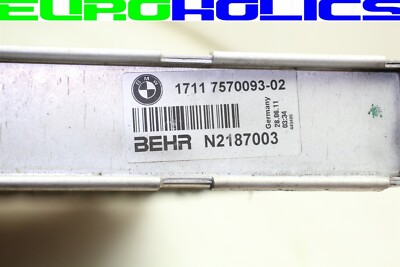 Két Nước Bmw Seri 7 Mã phụ tùng 17117570093