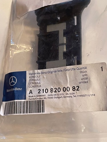 Đèn Pha Phải Mercedes-Benz MB Mã phụ tùng 6610820082