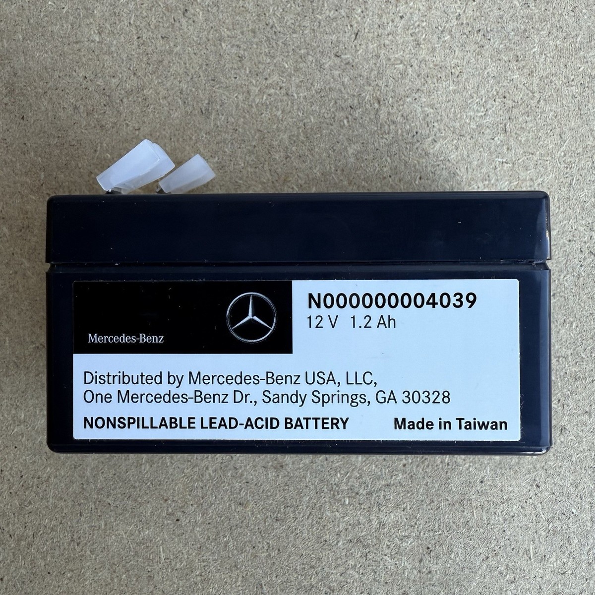 Bình Ắc Quy Phụ Mercedes-Benz E Mã phụ tùng N000000004039