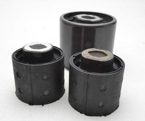 Chân Máy Phải Bmw Seri 3 Mã phụ tùng 2495601