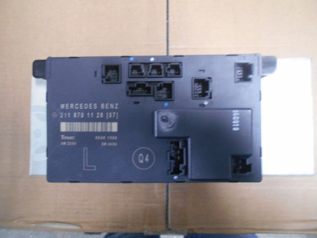 Hộp Điều Khiển Cửa Mercedes-Benz E Mã phụ tùng A2118702785