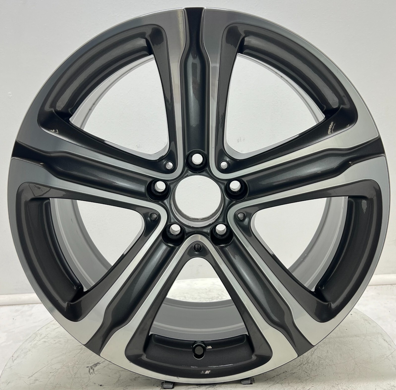 Lazang Đúc 18'' Mercedes-Benz GLC Mã phụ tùng A2534010700-old