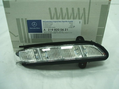 Xin Nhan Gương Phải Mercedes-Benz E Mã phụ tùng A2198200621