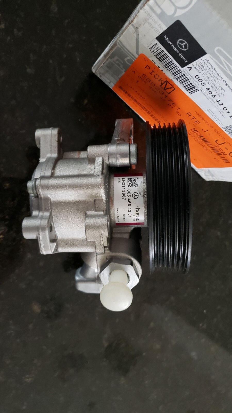 Bơm Trợ Lực Lái Mercedes-Benz E Mã phụ tùng A0034664201