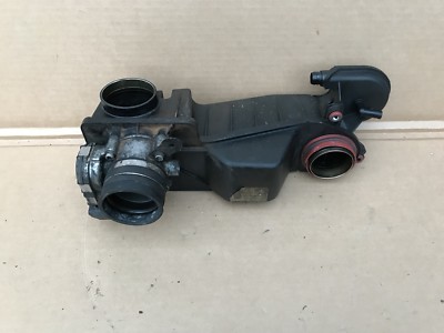 Nắp Hộp Lọc Gió Mercedes-Benz C Mã phụ tùng A1110940183