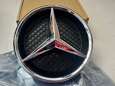 Đế Bắt Logo Ca Lăng Mercedes-Benz GLK Mã phụ tùng A0008880060
