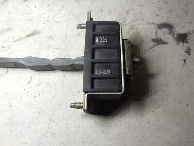 Hạn Chế Hành Trình Cửa Trước Phải Mercedes-Benz E Mã phụ tùng A2117200116
