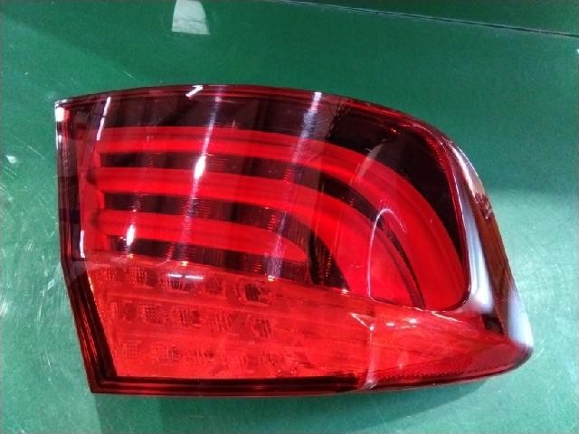Đèn Hậu Ngoài Trái Bmw Seri 5 Mã phụ tùng 63217203229