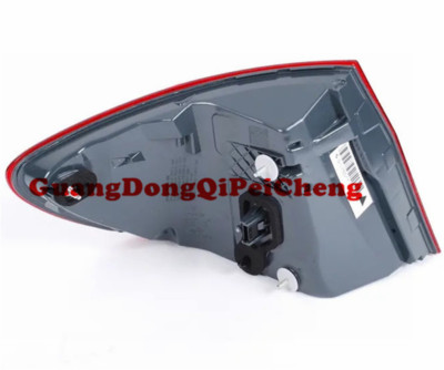 Đèn Hậu Ngoài Phải Bmw Seri 5 Mã phụ tùng 63217203230