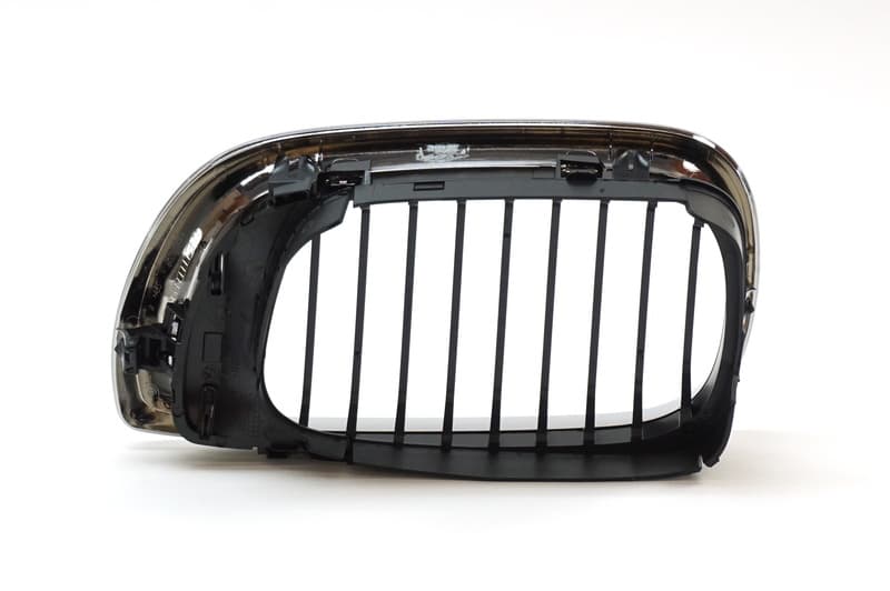 Lưới Ca Lăng Có Mạ Bmw Seri 3 Mã phụ tùng 51137042962