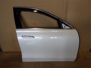 Cánh Cửa Trước Phải Mercedes-Benz E Mã phụ tùng A2137200205