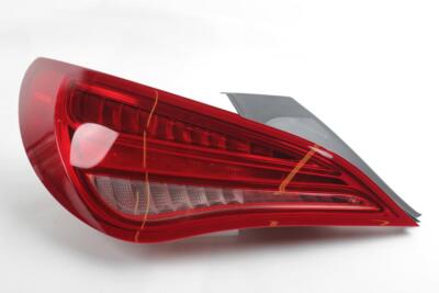 Đèn Hậu Miếng Ngoài Trái Mercedes-Benz CLA Mã phụ tùng A1179060301